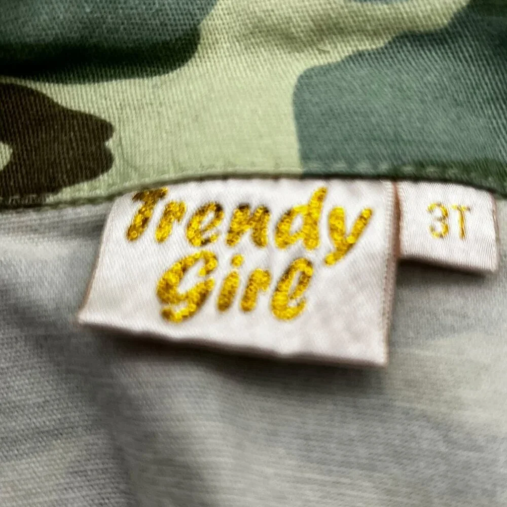 Trendy Girl  Camo Print Cropped Jacket For Girls Size 3T Long Sleeve With Button